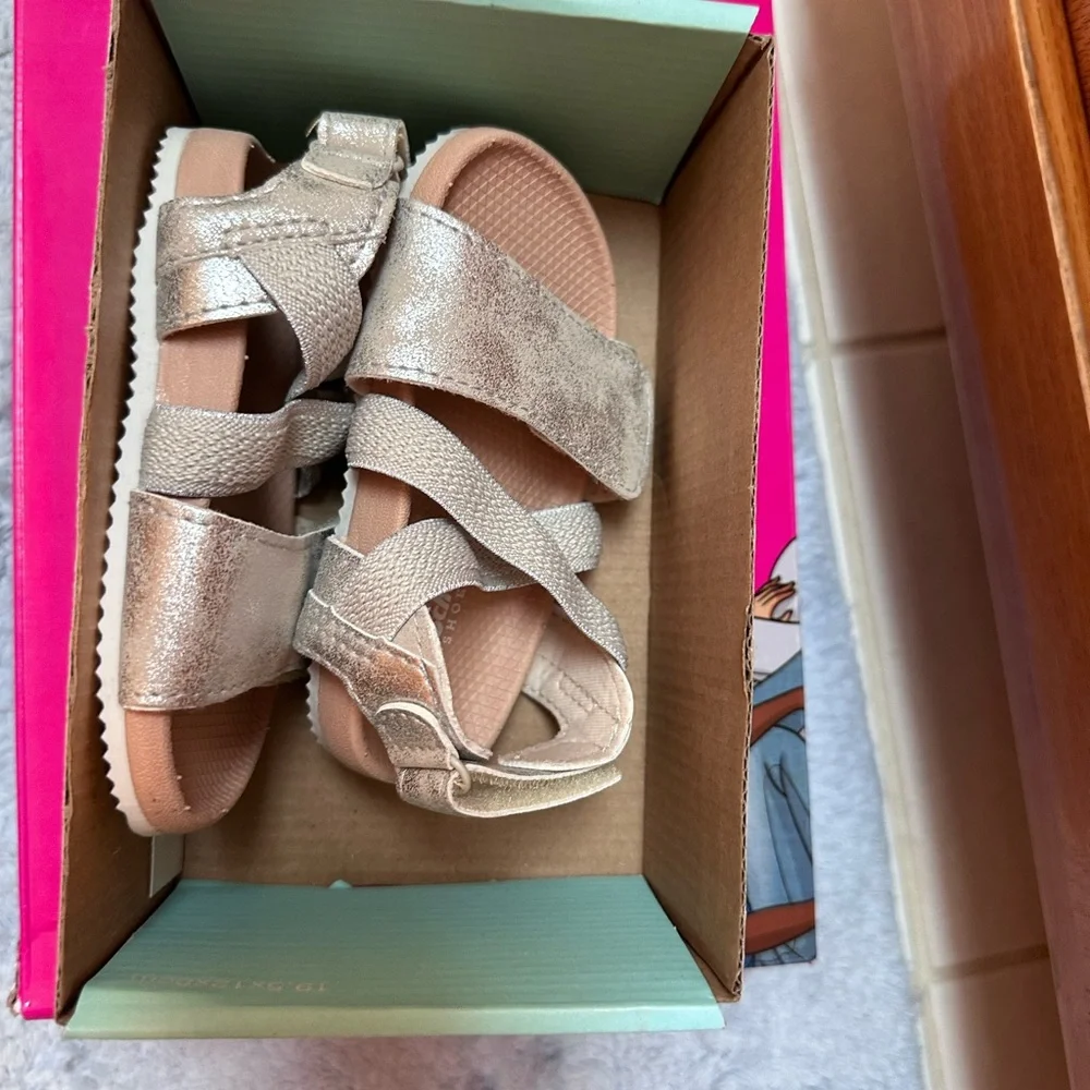 Kids Metallic Gold Strappy Sandals